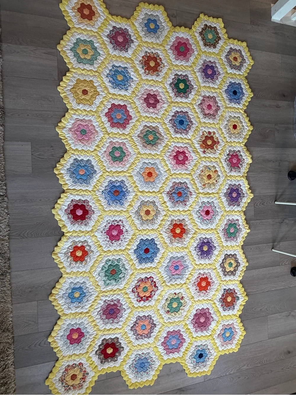 Vintage Handmade Quilt Grandmothers Flower Garden 96” x 51” Hand pieced/Quilt